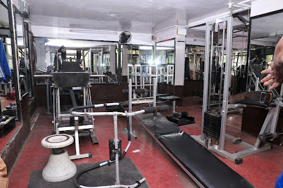 Fitness World Gym - A Way Of Life - Amrut Dhara Apartment, M-1, Ghod Dod Rd, Athwa, Surat, Gujarat 395007, India