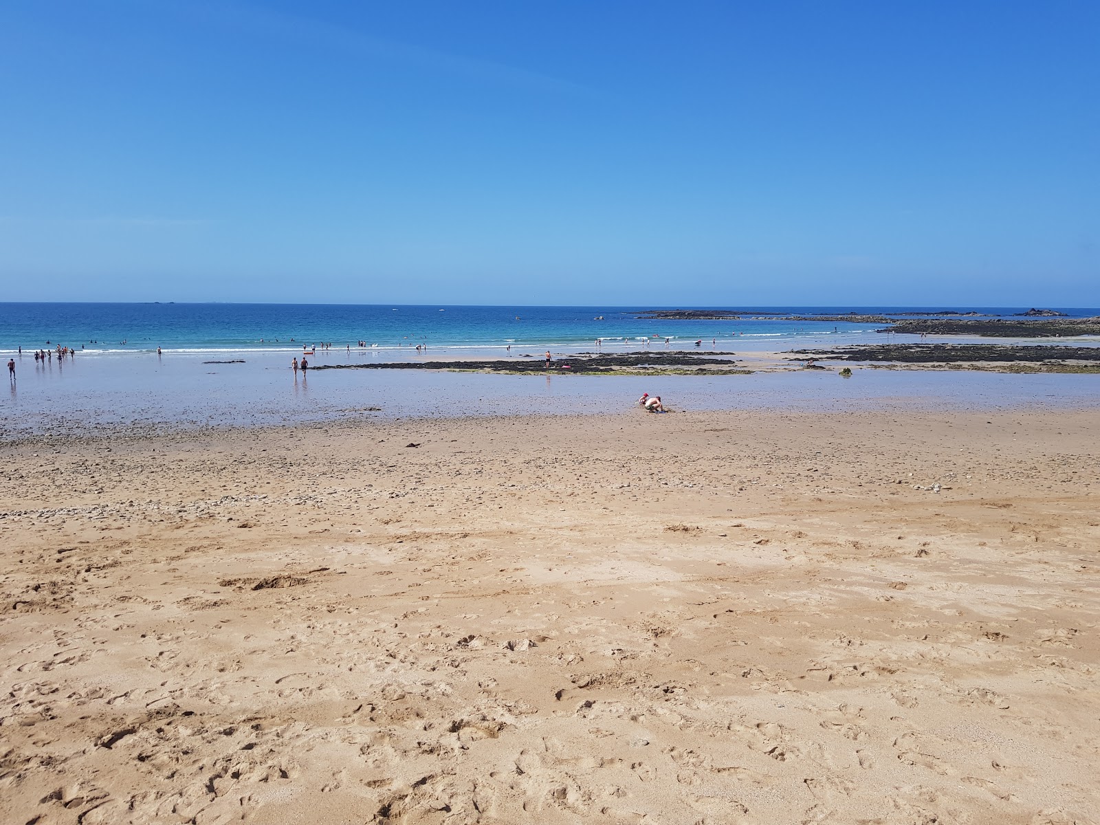 Plage des Sables Blancs'in fotoğrafı çok temiz temizlik seviyesi ile