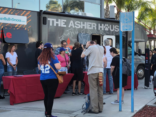 Mitsubishi Dealer «Anaheim Mitsubishi», reviews and photos, 1300 S Auto Center Dr, Anaheim, CA 92806, USA