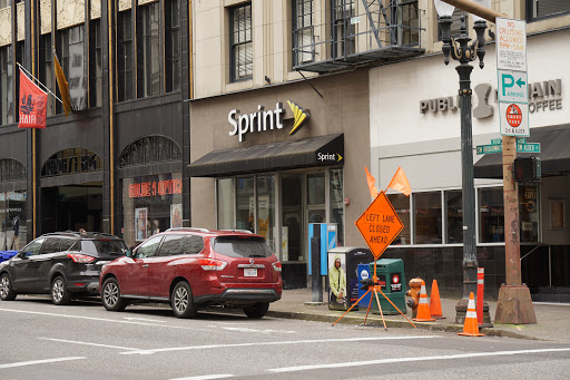Sprint, 609 Sw Broadway Ave, Portland, OR 97205, USA, 