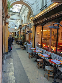 Atmosphère du Restaurant italien Caffè Stern à Paris - n°2