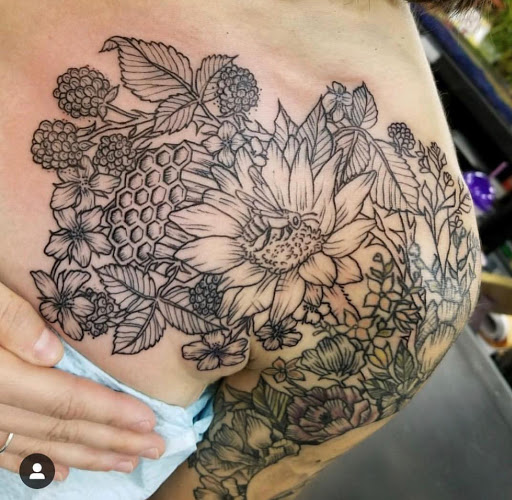 Tattoo Shop «Lady Luck Tattoo», reviews and photos, 611 SE Morrison St, Portland, OR 97214, USA