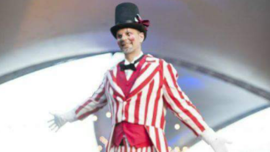 George the Magician Juggler Stiltwalker Balloon Twister Unicycle Slackline Stage Performer Pianist