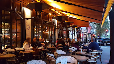 Le Général à Paris