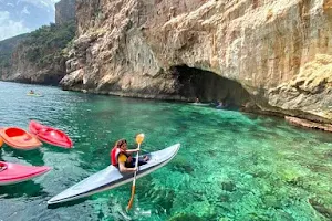 Kayaks Adventure image