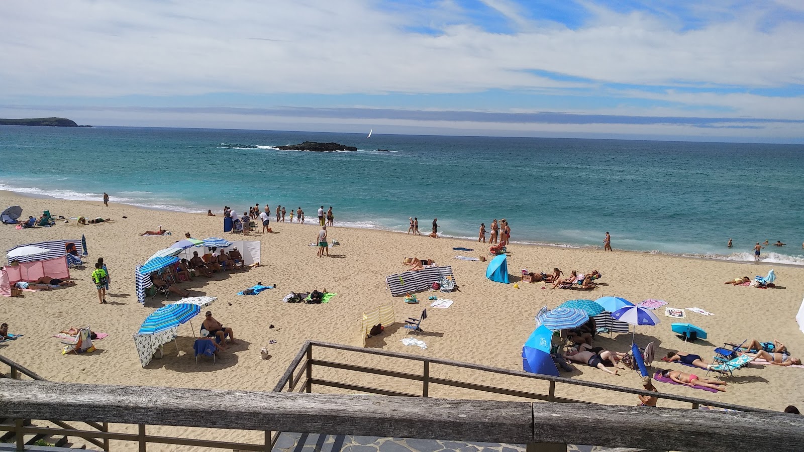 Foto van Playa de la Frouseira met turquoise water oppervlakte