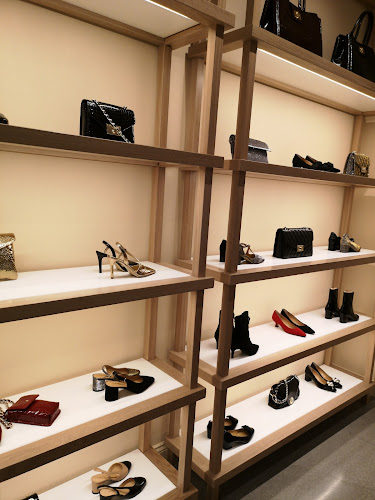 Comments and reviews of Russell & Bromley Covent Garden