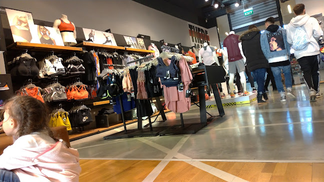 Opinii despre Nike Store în <nil> - Loterie