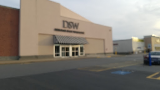 Shoe Store «DSW Designer Shoe Warehouse», reviews and photos, 270 Daniel Webster Hwy, Nashua, NH 03060, USA