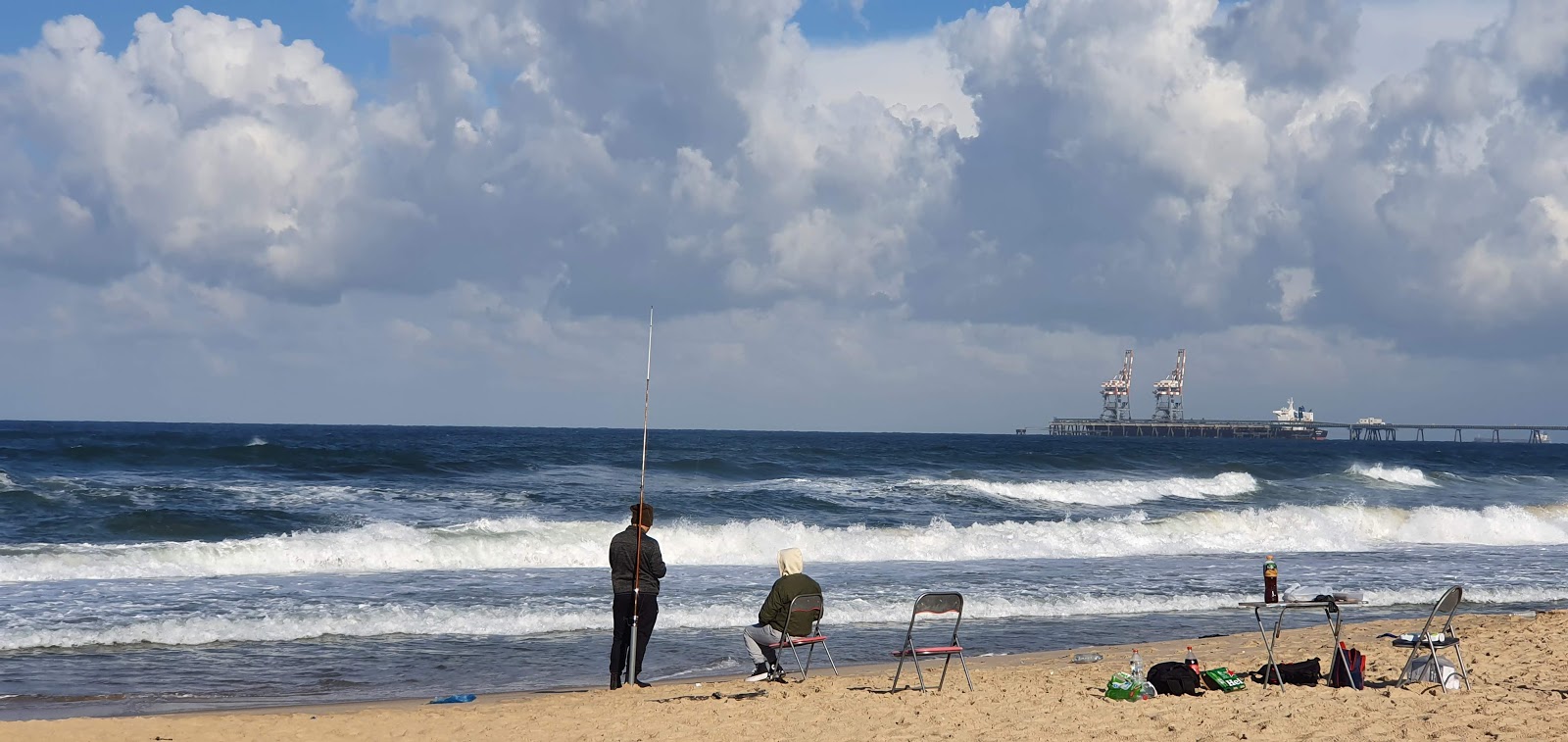 Foto di Zikim beach con una superficie del acqua turchese