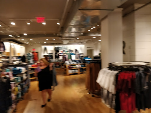 Clothing Store «AEO Factory & Aerie Store», reviews and photos, 442 Fulton St, Brooklyn, NY 11201, USA