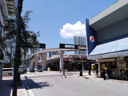 Shopping Mall «Ultramont Mall», reviews and photos, 100 SE 1st St, Miami, FL 33131, USA