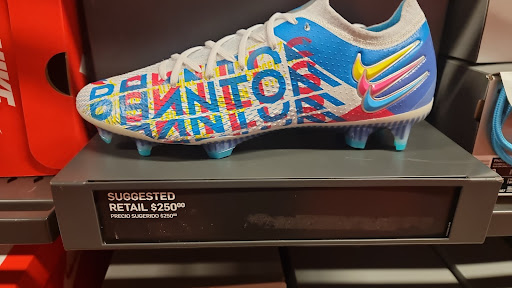 Clothing Store «Nike Factory Store», reviews and photos, 102 The Arches Cir, Deer Park, NY 11729, USA