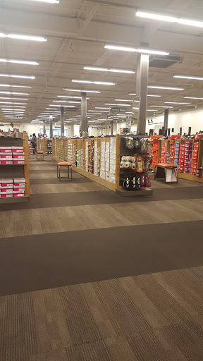 Shoe Store «DSW Designer Shoe Warehouse», reviews and photos, 345 Rockaway Turnpike, Lawrence, NY 11559, USA