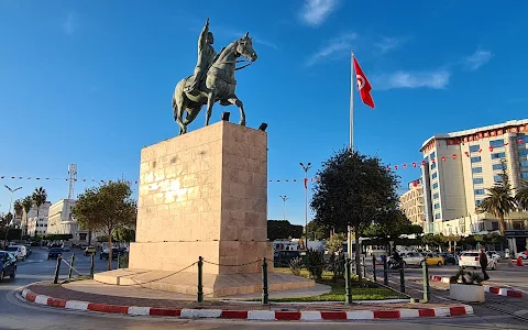 Statue Habib Bourguiba image