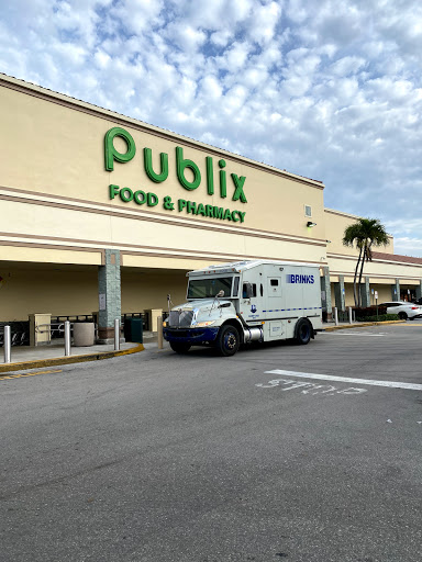 Publix Super Market at Paraiso Plaza, 3339 W 80th St, Hialeah, FL 33018, USA, 