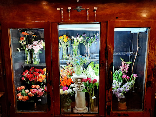 Florist «Guilford White House Florist», reviews and photos, 966 Boston Post Rd, Guilford, CT 06437, USA