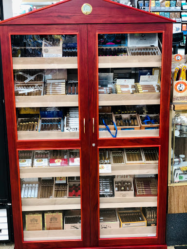 Convenience Store «Tremont Convenience Food Mart», reviews and photos, 2630 W 14th St, Cleveland, OH 44113, USA