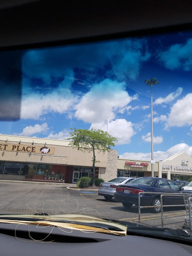 Grocery Store «Village Market Place», reviews and photos, 891 E Geneva Rd, Carol Stream, IL 60188, USA