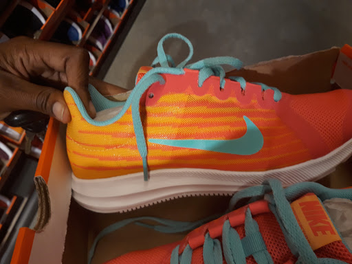 Clothing Store «Nike Factory Store», reviews and photos, 4101 S Carrollton Ave, New Orleans, LA 70119, USA
