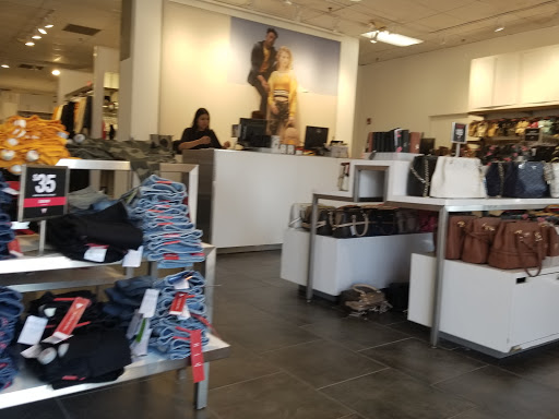 Clothing Store «GUESS Factory», reviews and photos, 442 Evergreen Ct, Central Valley, NY 10917, USA