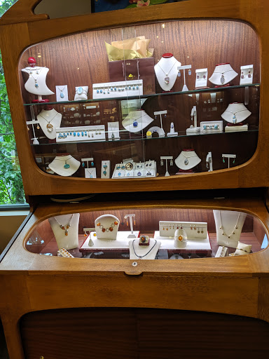 Jewelry Store «Pearce Jewelers», reviews and photos, 41 Glen Rd, West Lebanon, NH 03784, USA