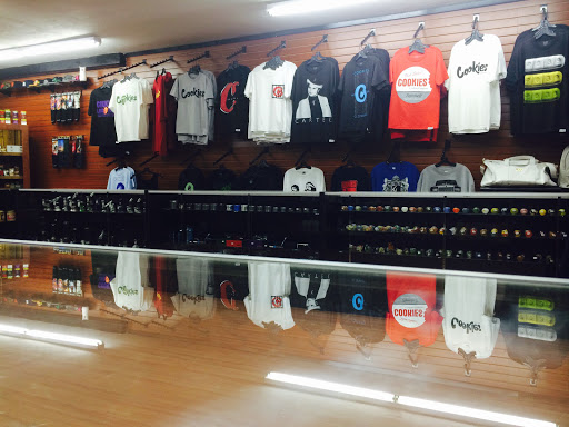 Tobacco Shop «In The Cut Smoke Shop», reviews and photos, 1424 N 32nd St, Phoenix, AZ 85008, USA