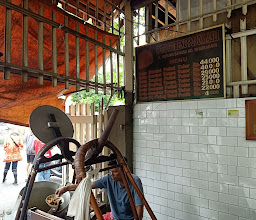 Soto Madura Gubeng Pojok Asli photo