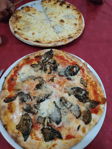 SmArt pizzeria in Cremeno, Provincia di Lecco