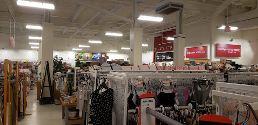 Department Store «T.J. Maxx», reviews and photos, 20 Chapel View Blvd, Cranston, RI 02920, USA