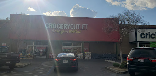 Grocery Store «Grocery Outlet Bargain Market», reviews and photos, 2323 S Mooney Blvd, Visalia, CA 93277, USA