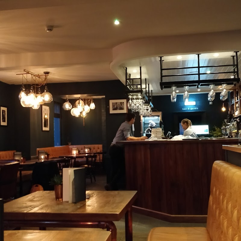 The Porterhouse Grill & Rooms