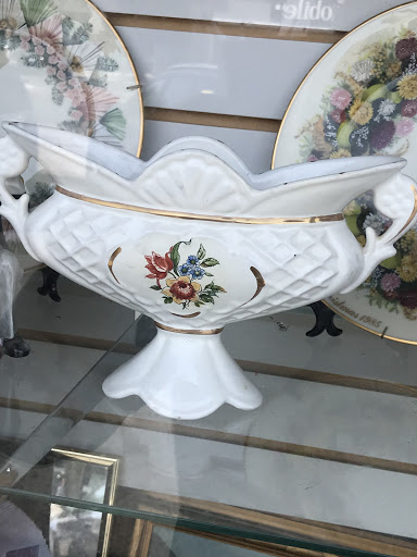 Thrift Store «Bayside Thrift Shop Ltd», reviews and photos, 14402 Northern Blvd, Flushing, NY 11354, USA