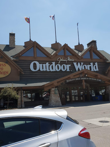 Shopping Mall «Great Lakes Crossing Outlets», reviews and photos, 4000 Baldwin Rd, Auburn Hills, MI 48326, USA