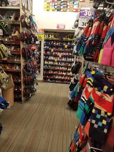 Shoe Store «Payless Shoe Source», reviews and photos, 1604 Chestnut St, Philadelphia, PA 19103, USA