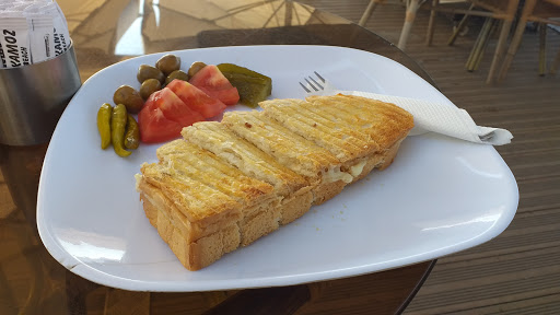 Saman İskelesi Çay Bahçesi