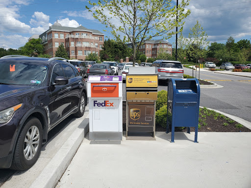 Shopping Mall «Green Spring Station-Shopping», reviews and photos, 10751 Falls Rd, Lutherville, MD 21093, USA