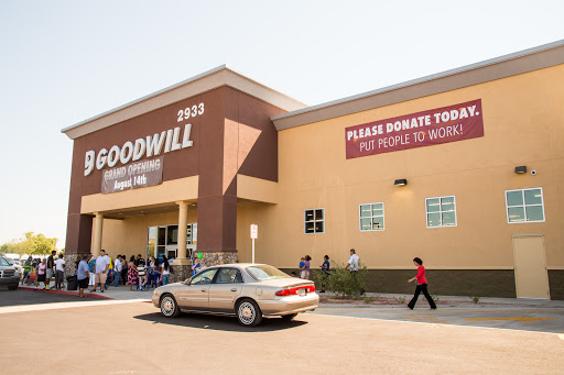 99th & Buckeye Goodwill Retail Store & Donation Center, 2933 S 99th Ave, Tolleson, AZ 85353, USA, 