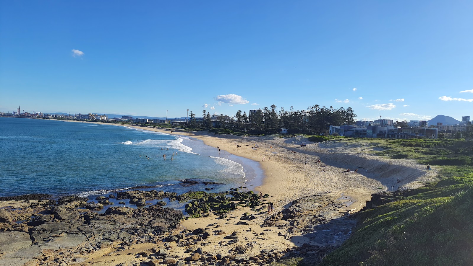 Wollongong Beach的照片 带有长直海岸