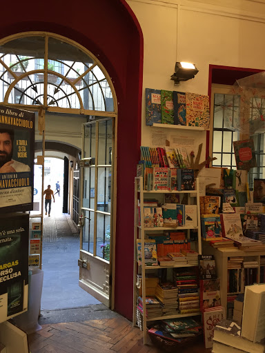 Libreria Punto Einaudi Milano