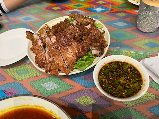 梁庭滇緬饗食 的照片