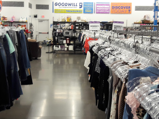 Thrift Store «99th & Camelback Goodwill Retail Store & Donation Center», reviews and photos, 10005 W Camelback Rd, Phoenix, AZ 85037, USA