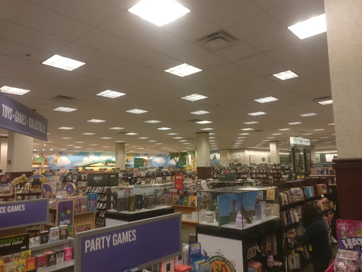 Book Store «Barnes & Noble», reviews and photos, 20 Hatton Pl, Hilton Head Island, SC 29926, USA