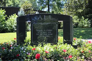 Muhammad Ali's Grave image