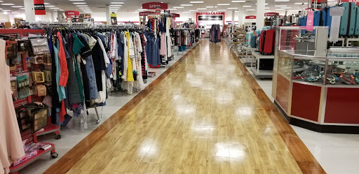 Department Store «T.J. Maxx & HomeGoods», reviews and photos, 111 Taunton St, Plainville, MA 02762, USA