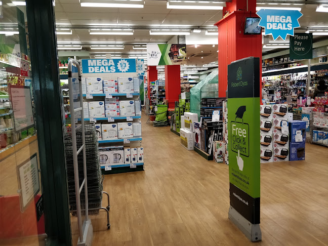Comments and reviews of Robert Dyas Woking