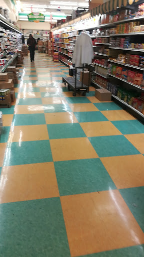 Grocery Store «Supreme Shop n Bag», reviews and photos, 4301 Walnut St, Philadelphia, PA 19104, USA