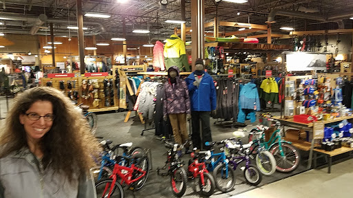 Camping Store «REI», reviews and photos, 11950 Grand Commons Ave, Fairfax, VA 22030, USA