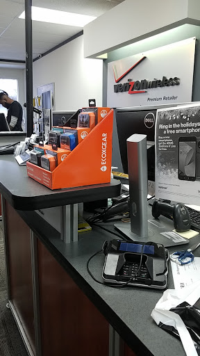 Cell Phone Store «Verizon Authorized Retailer - A Wireless», reviews and photos, 4281 Mayfield Rd, South Euclid, OH 44121, USA