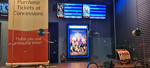 Movie Theater «Regal Cinemas Village Square 18», reviews and photos, 9400 W Sahara Ave, Las Vegas, NV 89117, USA